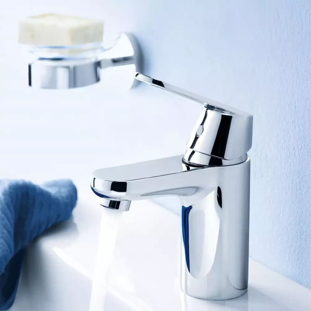 Змішувач для умивальника GROHE EUROSMART COSMOPOLITAN 23125000 хром, одноважільний з гігієнічним душем
