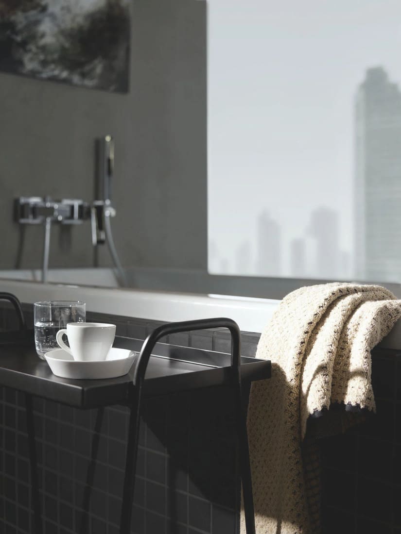 Змішувач для ванни GROHE EUROCUBE 23141000 з душовим гарнітуром (ручний душ, шланг, тримач), хром