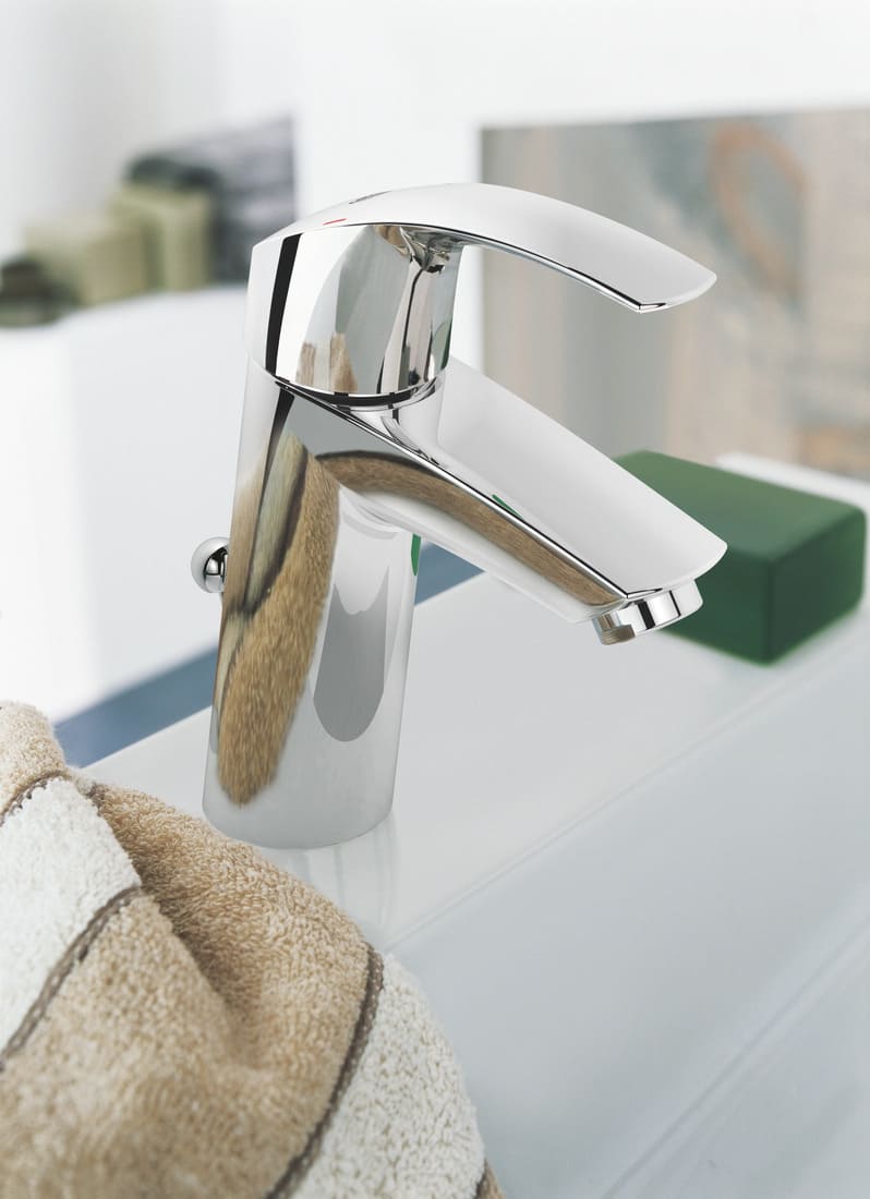Змішувач для умивальника GROHE EUROSMART 23322001 хром, одноважiльний