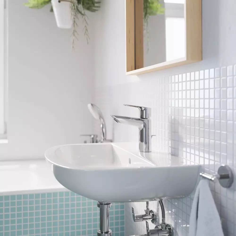 Змішувач для умивальника GROHE BAULOOP 23762001 хром, одноважiльний M-Size
