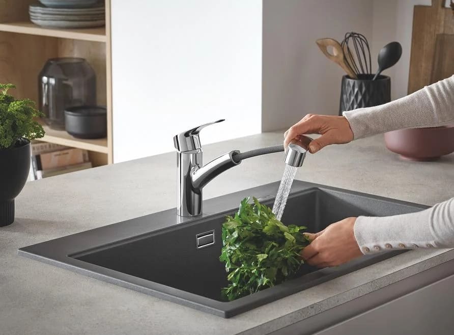 Змішувач для кухні GROHE EUROSMART 30305001 з висувним виливом, хром