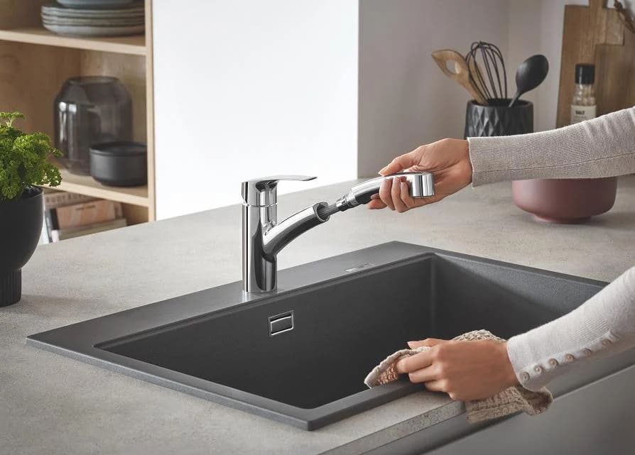 Змішувач для кухні GROHE EUROSMART 30305001 з висувним виливом, хром