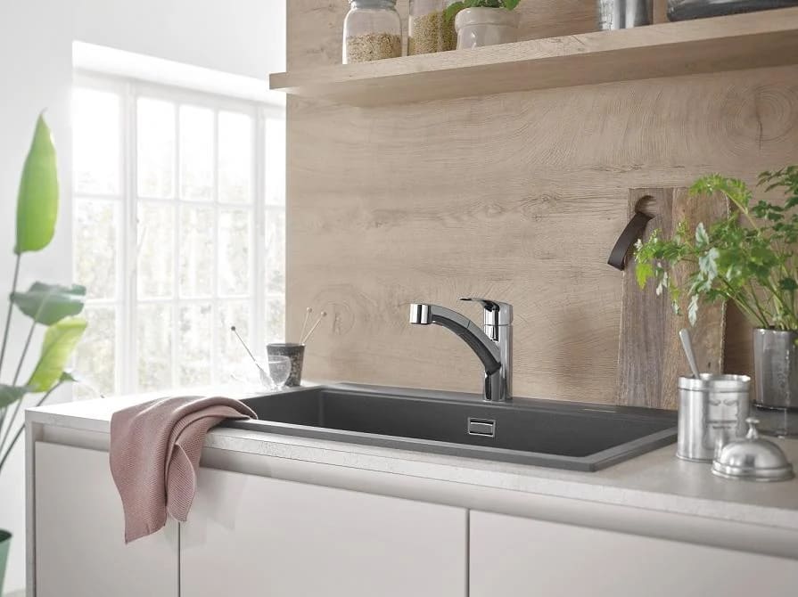 Змішувач для кухні GROHE EUROSMART 30305001 з висувним виливом, хром