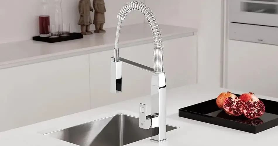 Змішувач для кухні GROHE EUROCUBE 31395000 одноважільний, з висувним виливом, хром