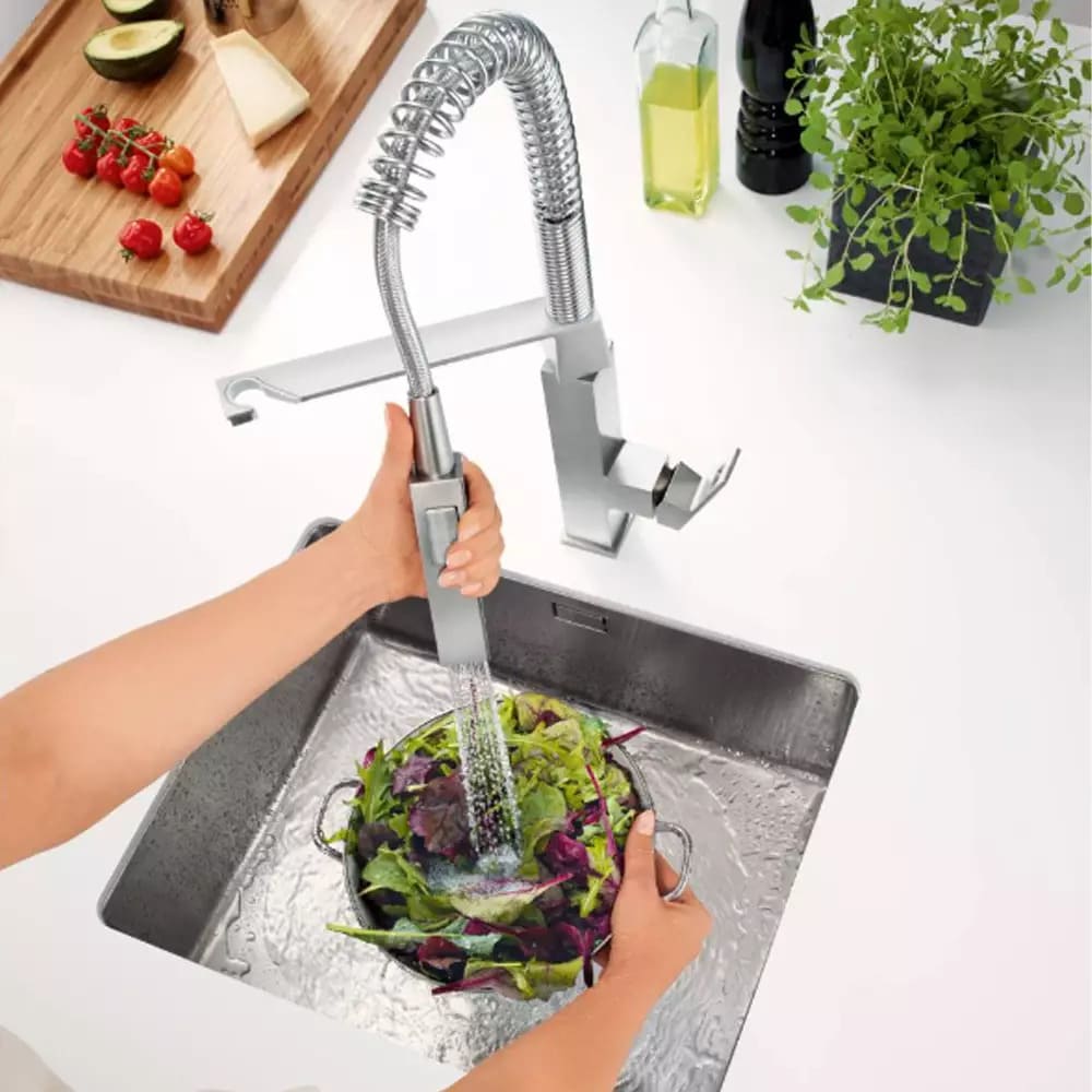 Змішувач для кухні GROHE EUROCUBE 31395DC0 одноважільний, з висувним виливом, сталевий