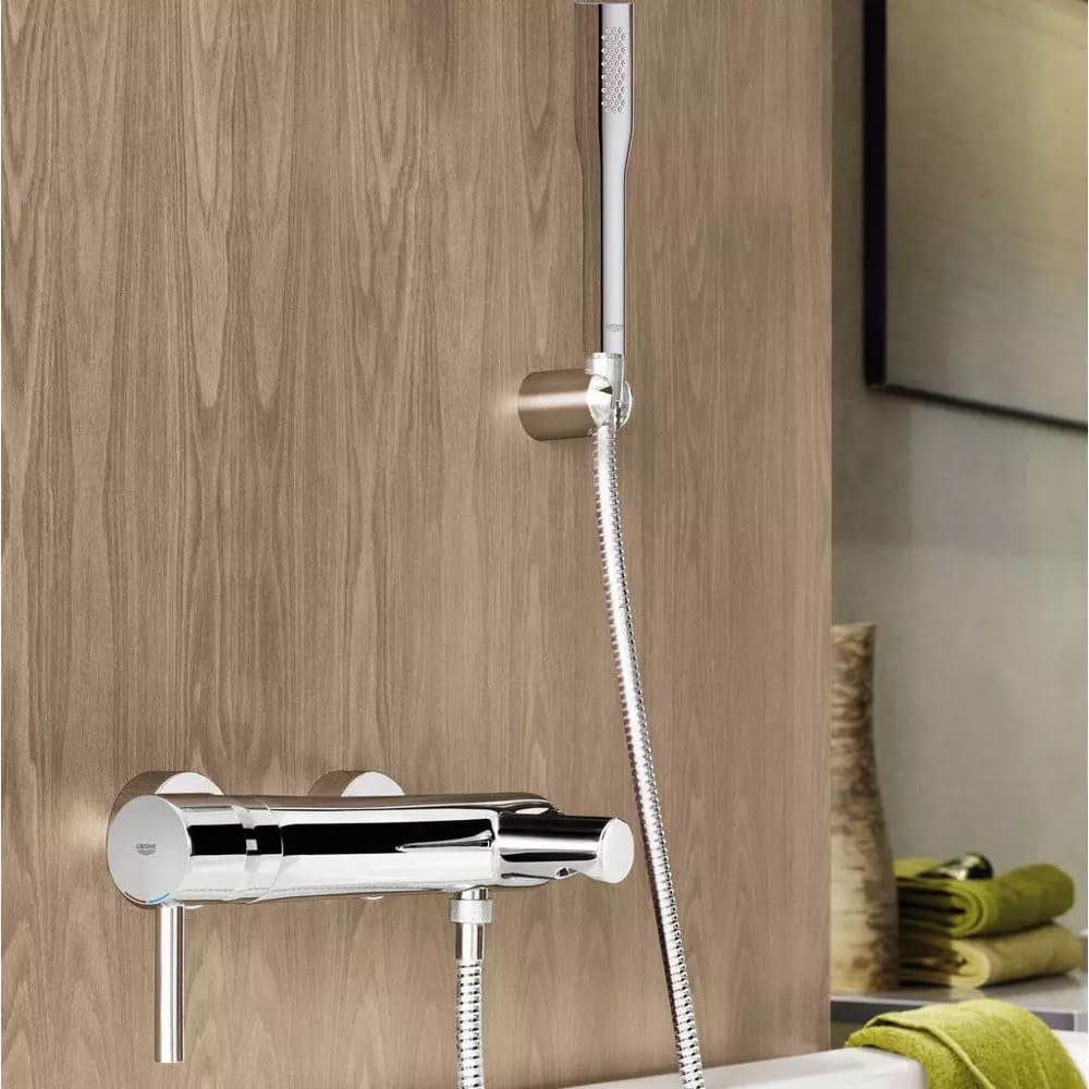 Змішувач для ванни GROHE ESSENCE 33628001 з душовим гарнітуром (ручний душ, шланг, тримач), хром