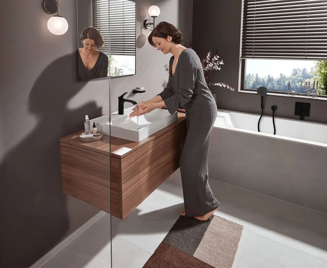 Змішувач для умивальника HANSGROHE VIVENIS 75020670 чорний матовий